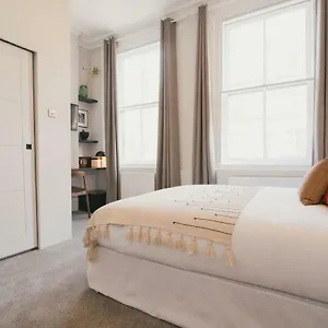 d8-shoreditch.cambridgehotelsuk.com/